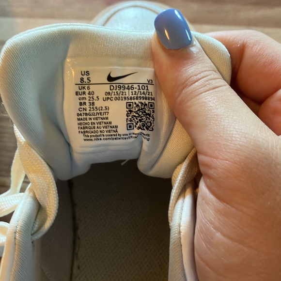 Women’s White Air Force 1 Platforms w/ Metallic Silver Dash - Picture 4 of 9